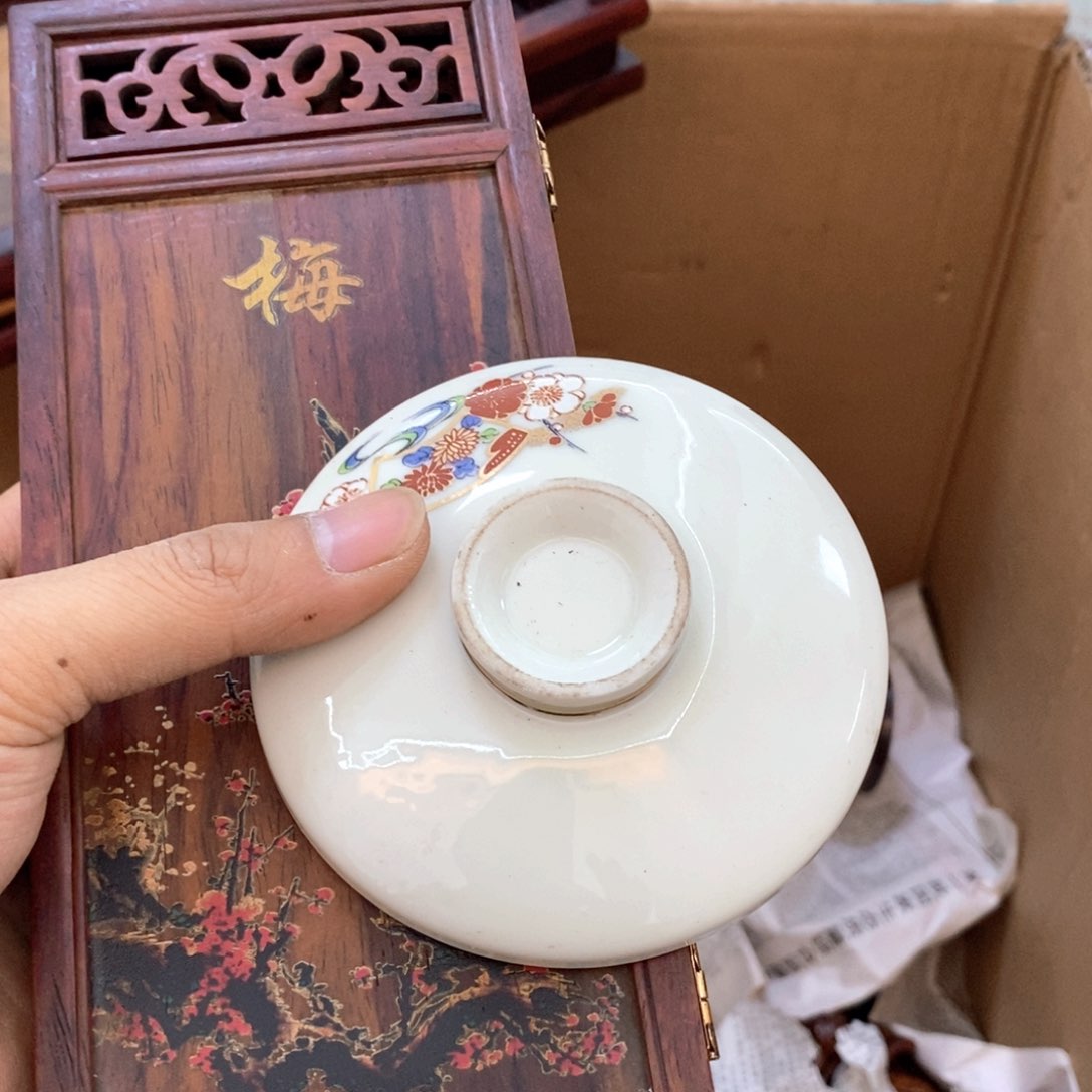 瓷片哈哈哈哈哈哈太