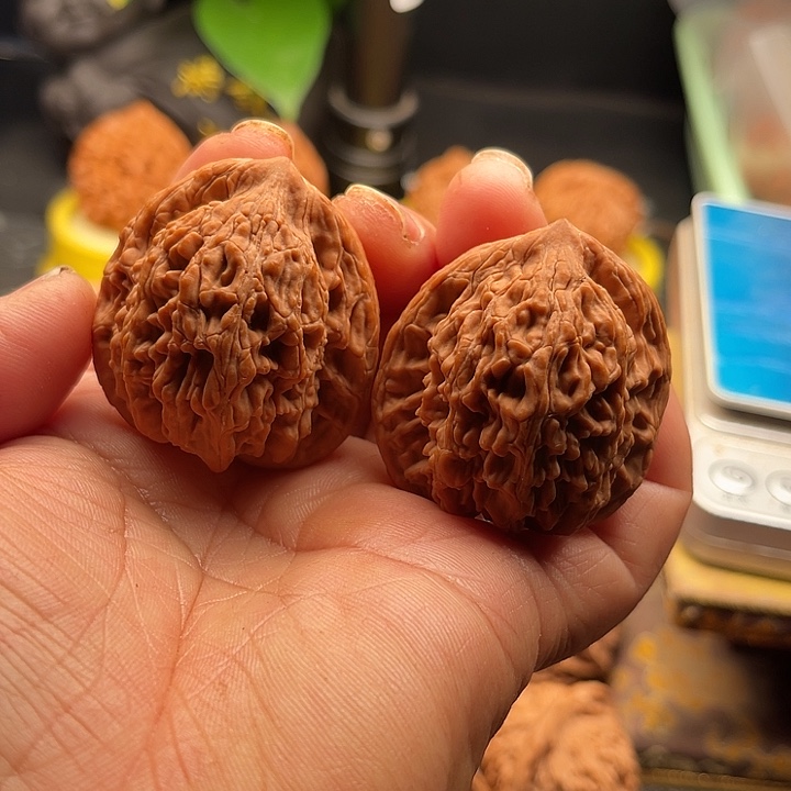 把件桃核全品虎头边40