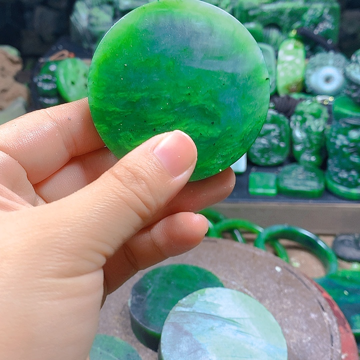 未镶嵌和田玉（碧玉）挂件