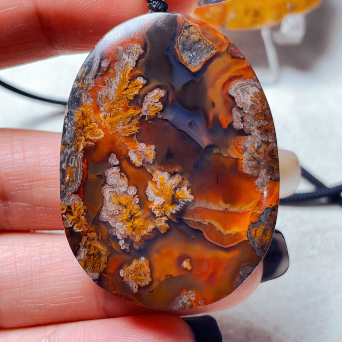 未镶嵌颈饰玛瑙/玉髓一*力