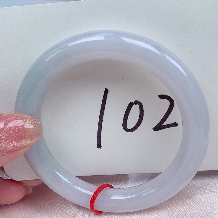 翡翠手镯未镶嵌翡翠