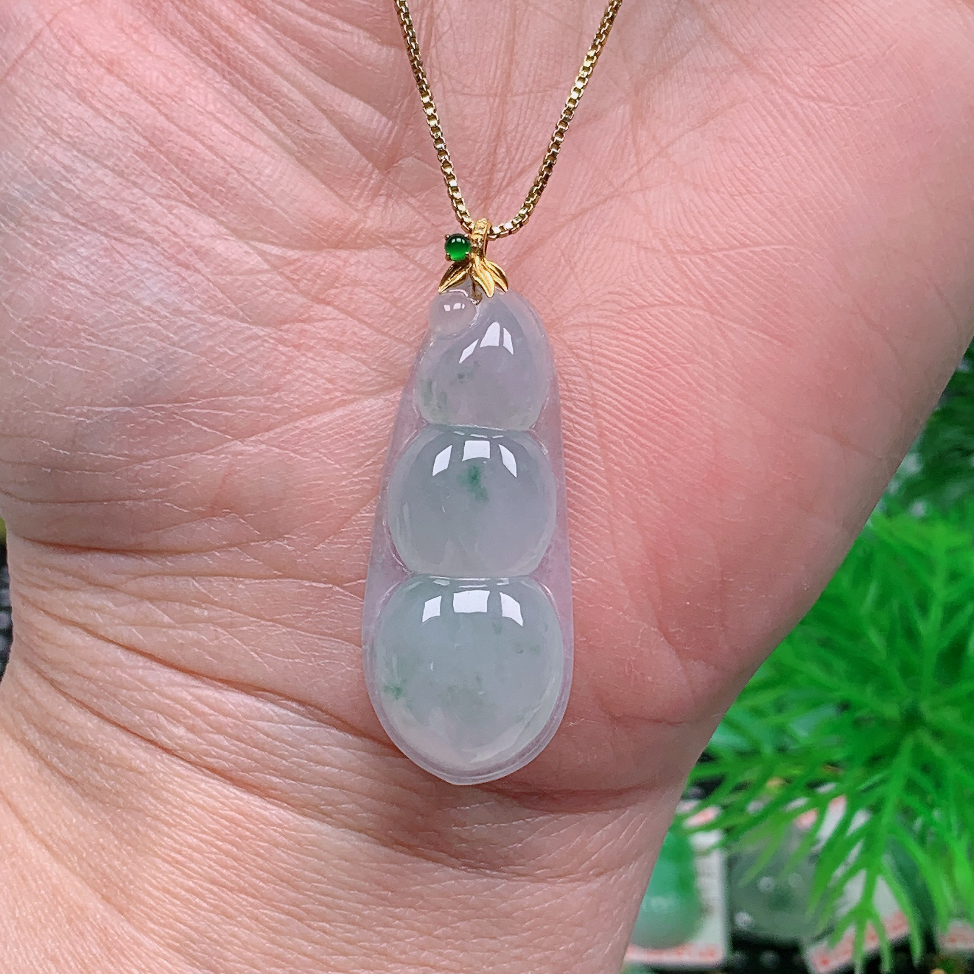 缅甸天然翡翠A货 18k金镶冰润飘花福豆01尺寸34.4x14.5x6