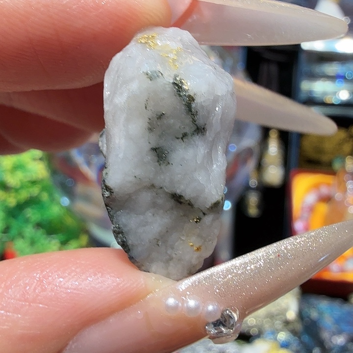 满8.3g聚金阁天然明金矿标