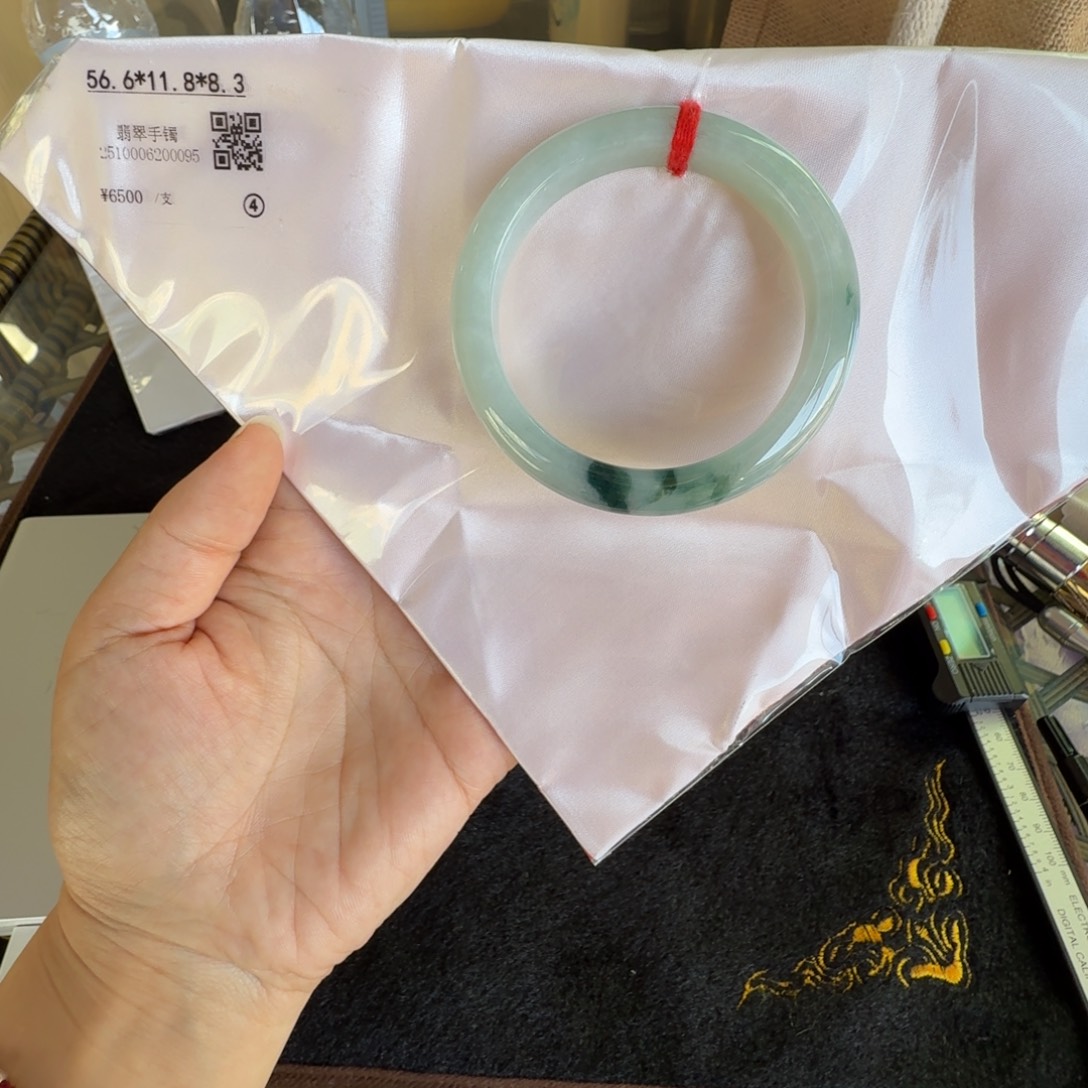 翡翠未镶嵌手镯翡翠手镯