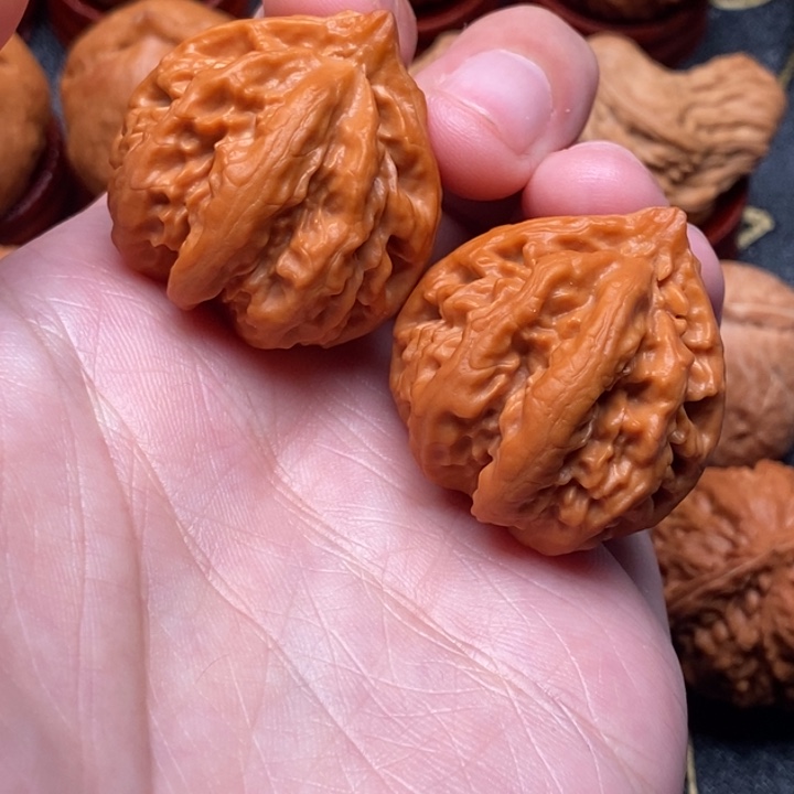 文玩核桃吊坠龙爪纹