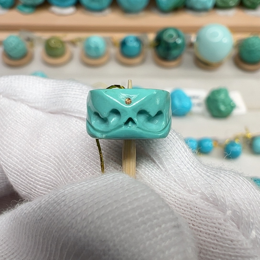 绿松石配饰未镶嵌