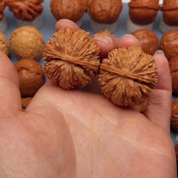 文玩核桃把件小刺猬