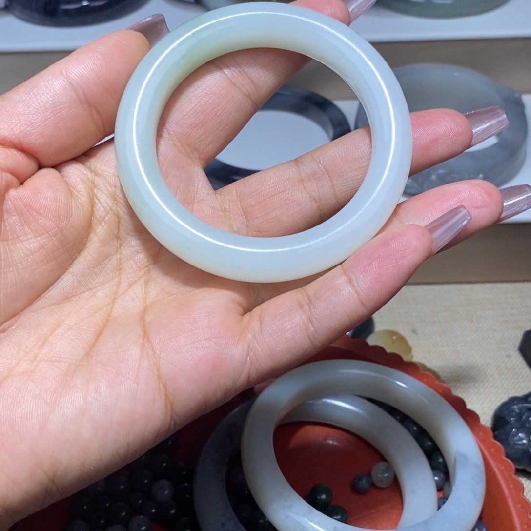 小***庄和田玉未镶嵌颈饰