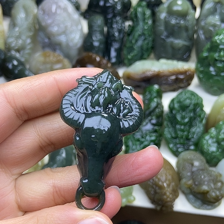 和田玉未镶嵌颈饰