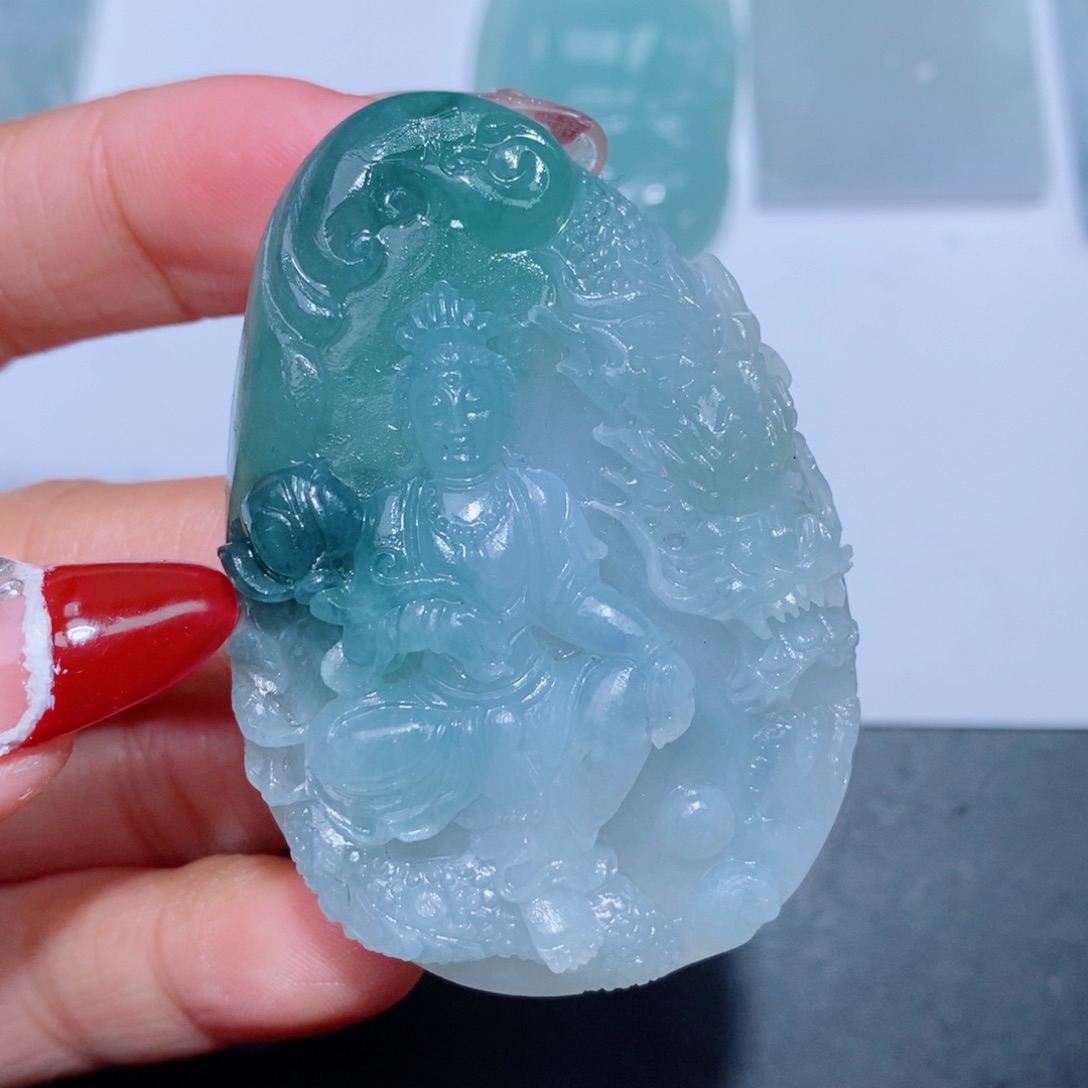 定制翡翠吊坠未镶嵌平**云