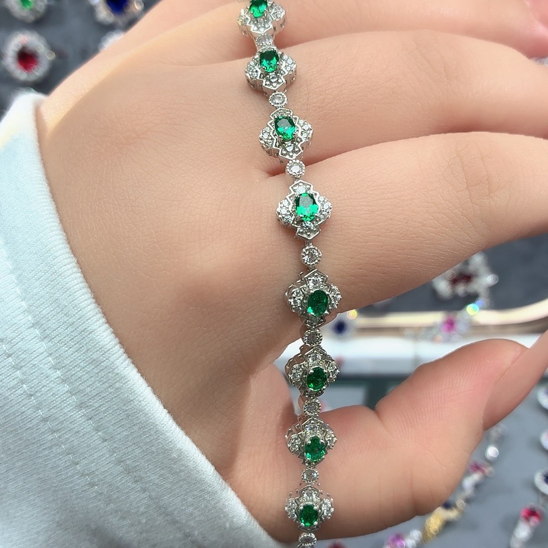 925银培育祖母绿色宝石