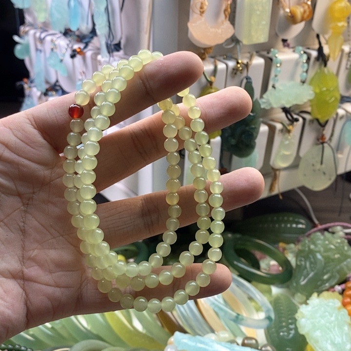 未镶嵌蛇纹石玉颈饰