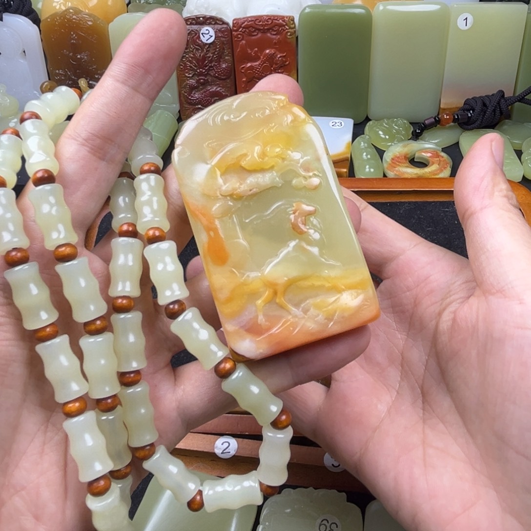 爱***构昆仑山料生肖羊吊坠