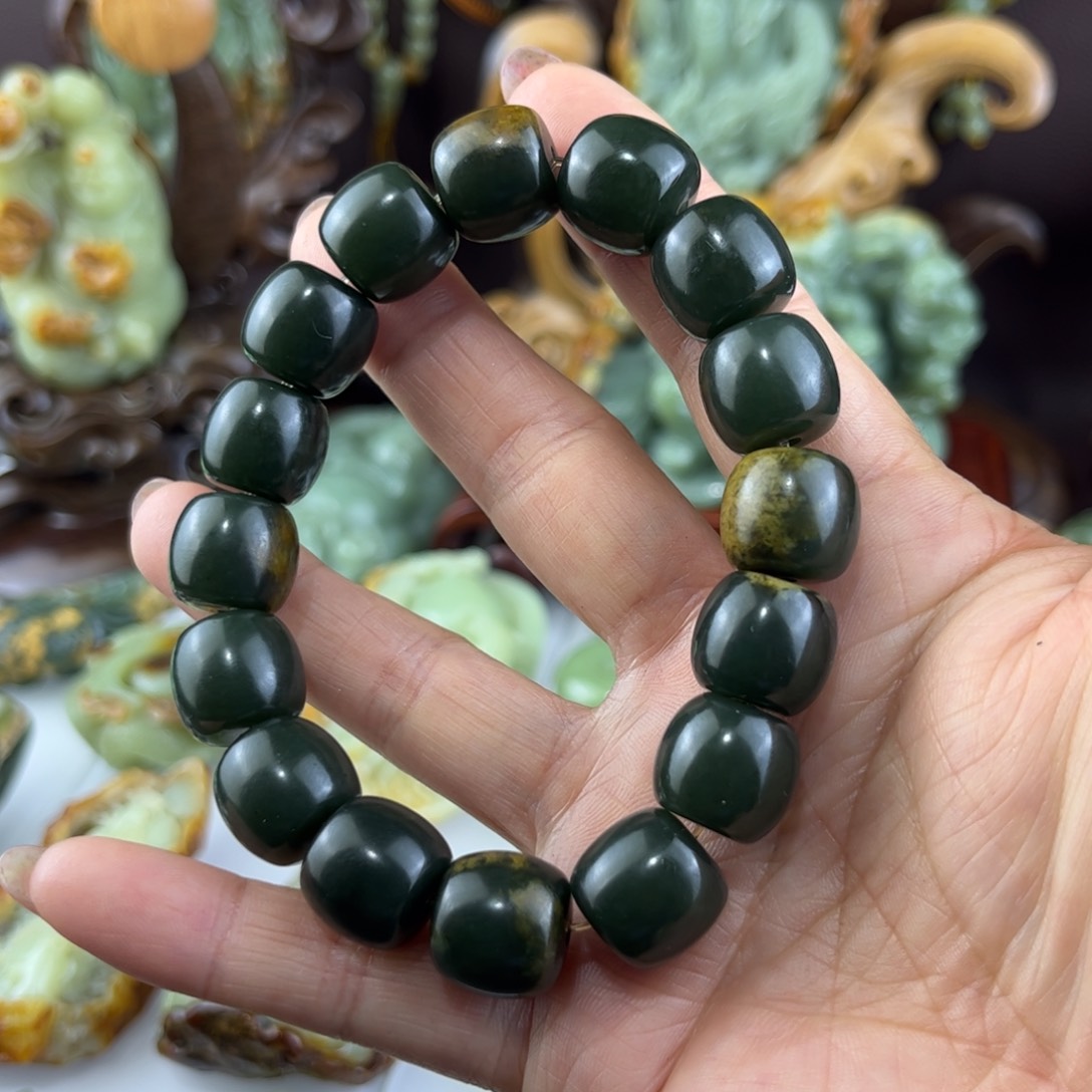 手串未镶嵌岫岩河磨玉（透闪石质玉）