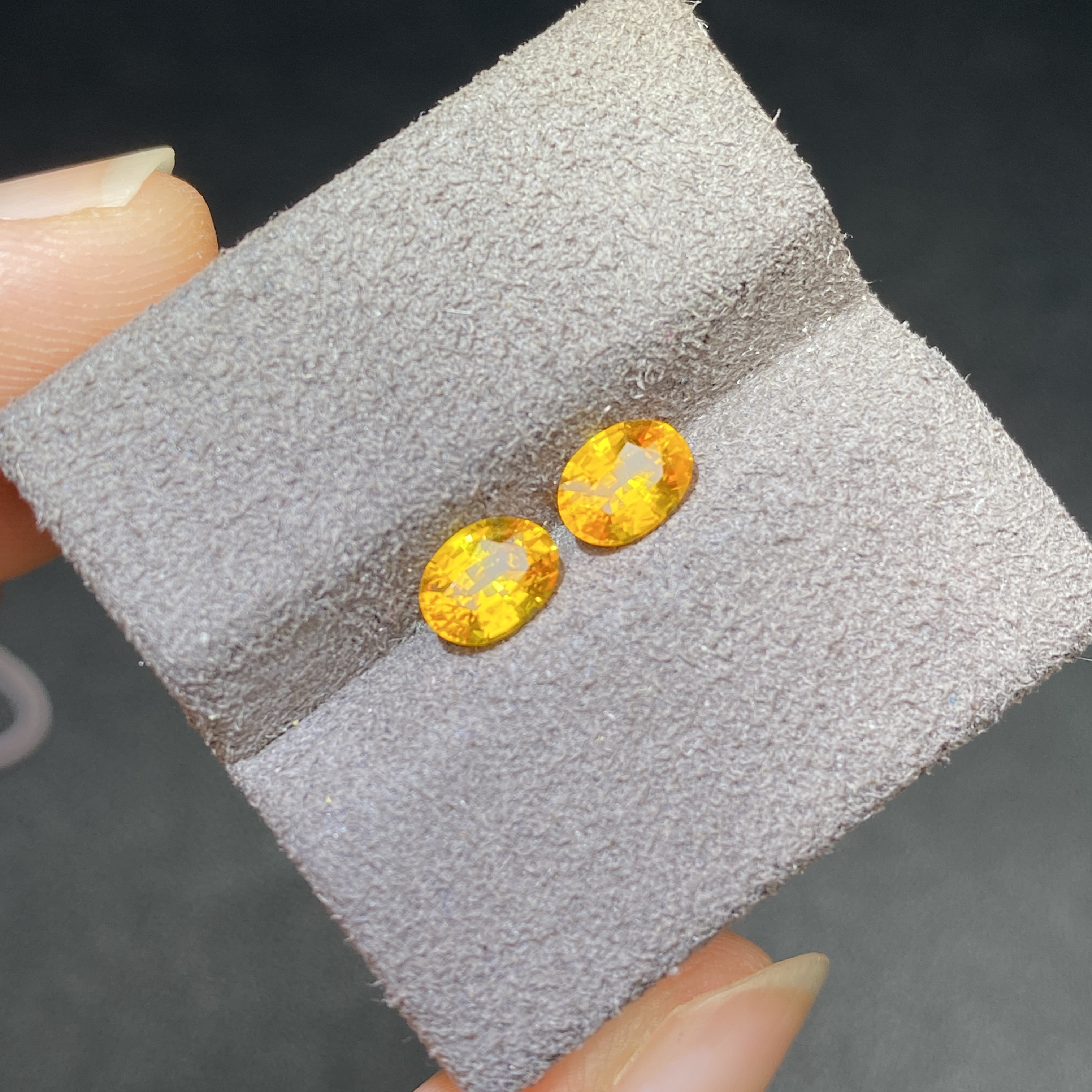 25L012 有烧黄色蓝宝石 配对 1.21克拉