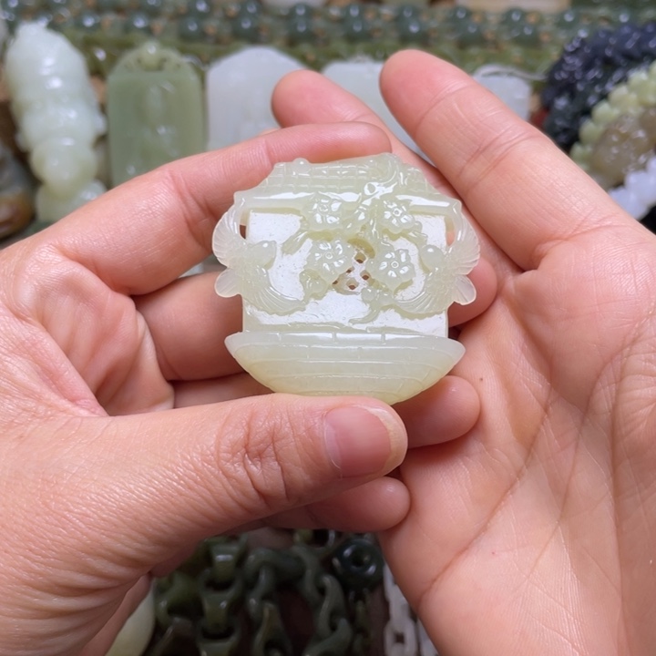 和田玉未镶嵌颈饰