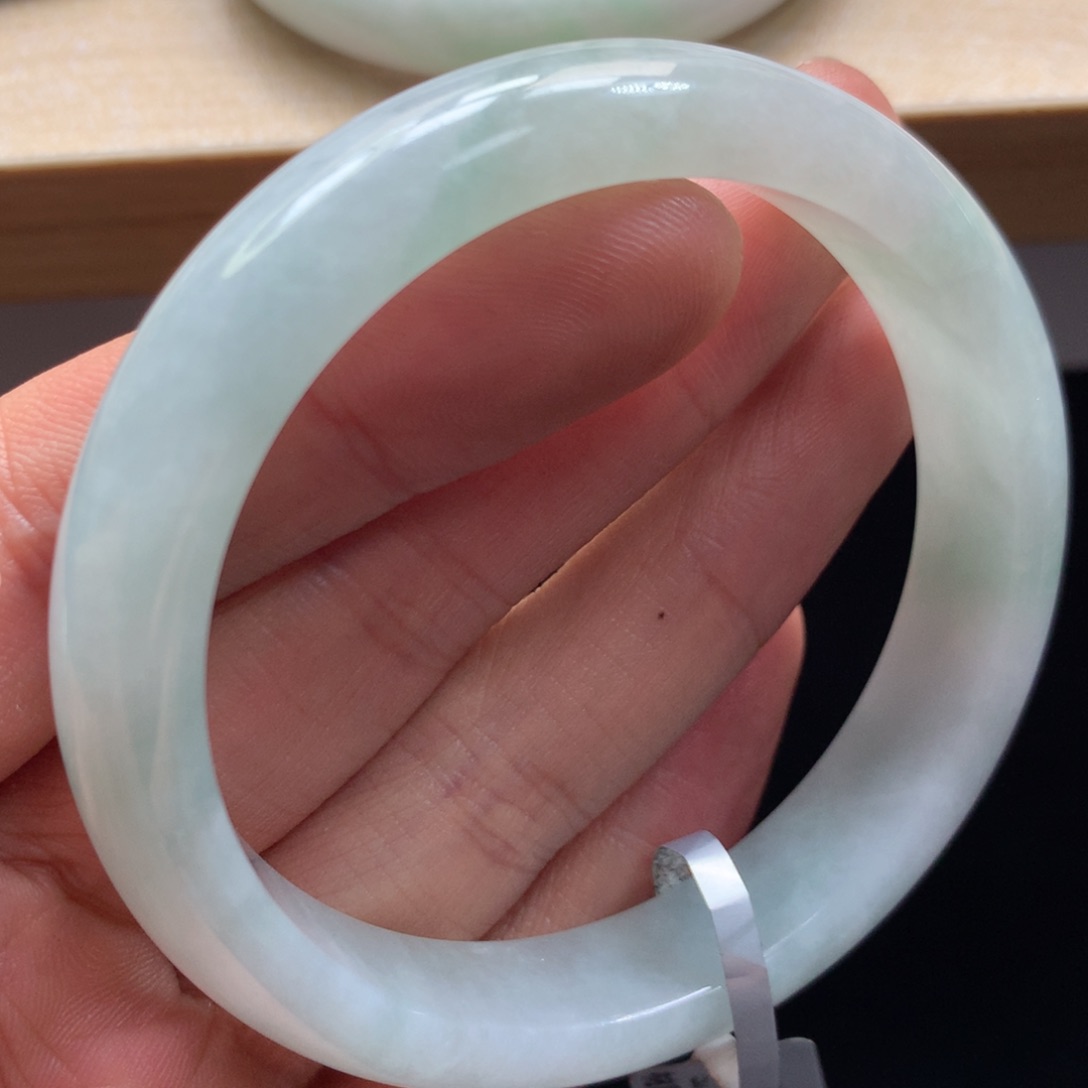 未镶嵌手镯翡翠手镯