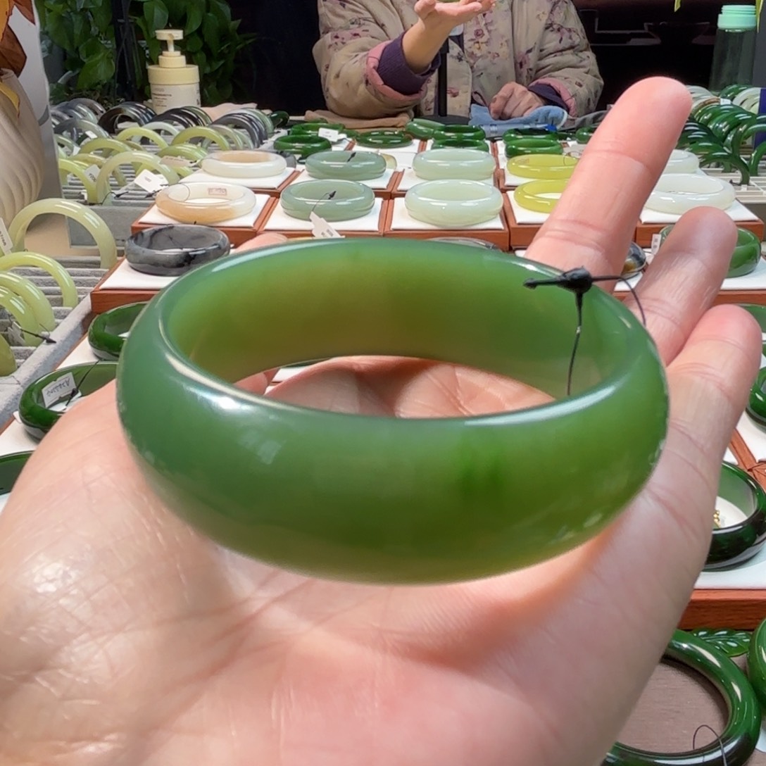 和田玉（碧玉）手镯未镶嵌