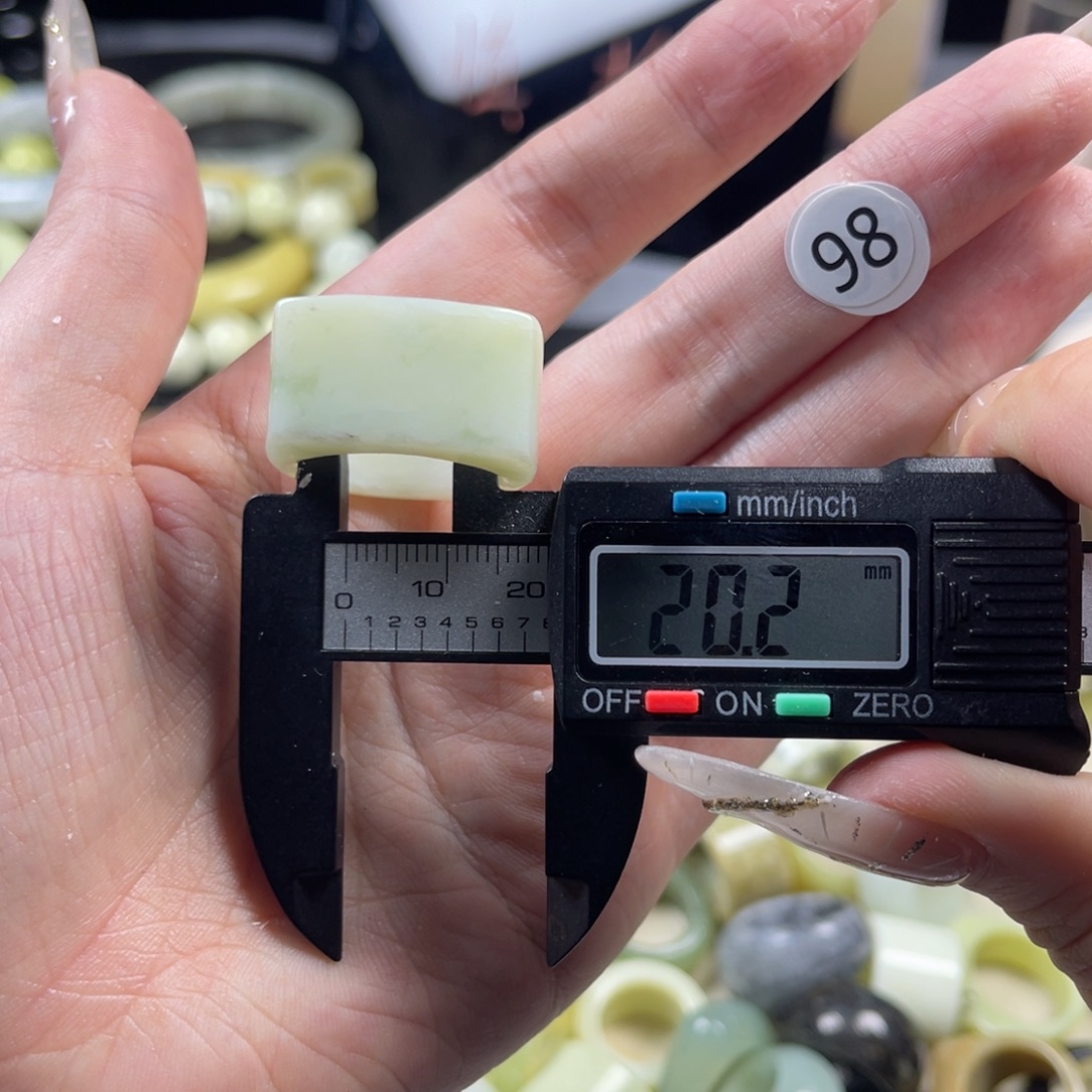 蛇纹石玉未镶嵌戒指
