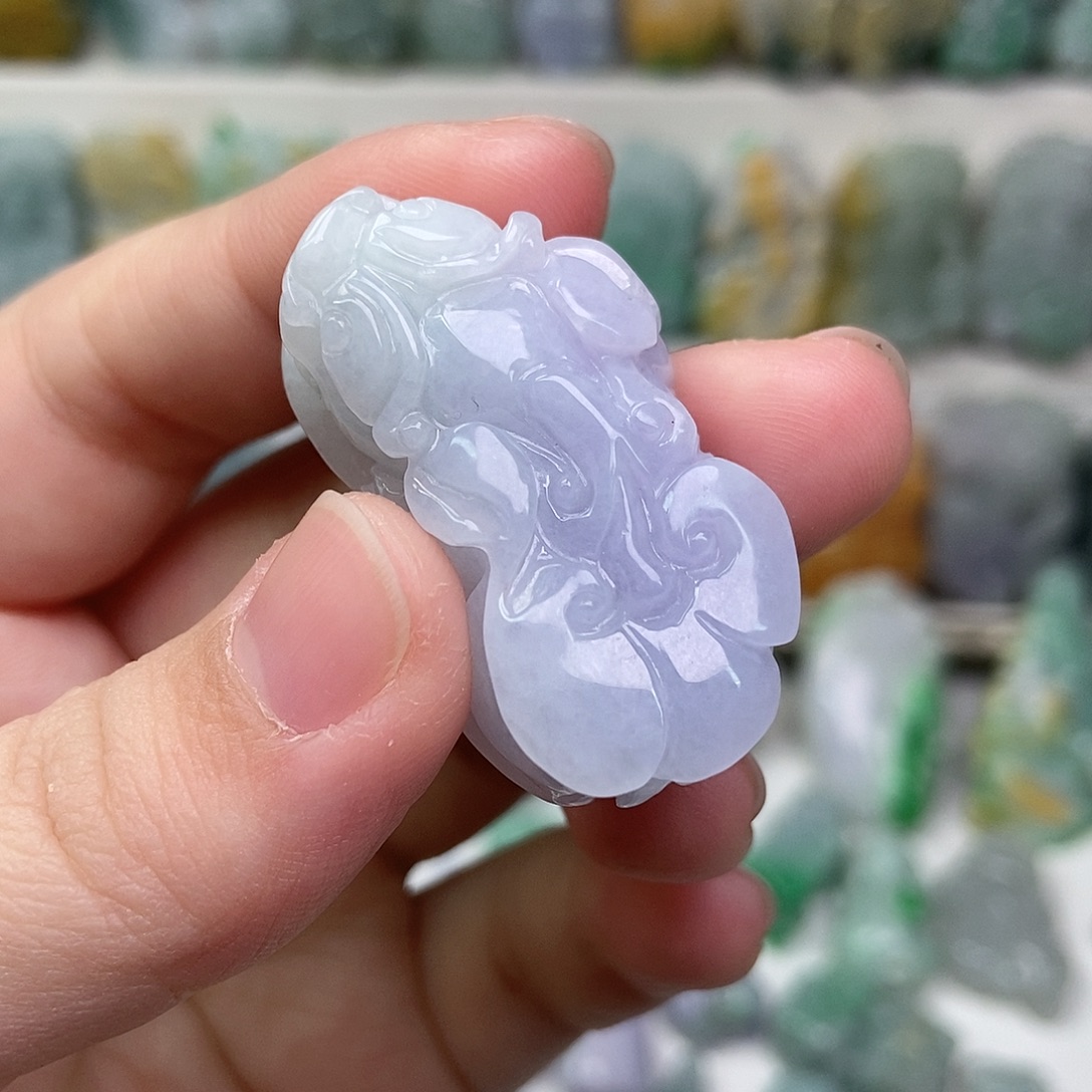 翡翠未镶嵌吊坠(赠链)