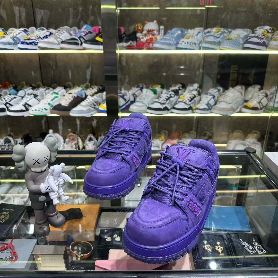 99新 LouisVuitton/路易威登 lvtrainer紫皮菲董胖丁/42码/99新