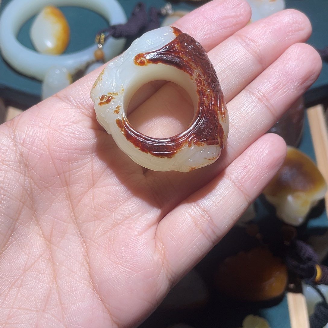 伏***加颈饰未镶嵌和田玉