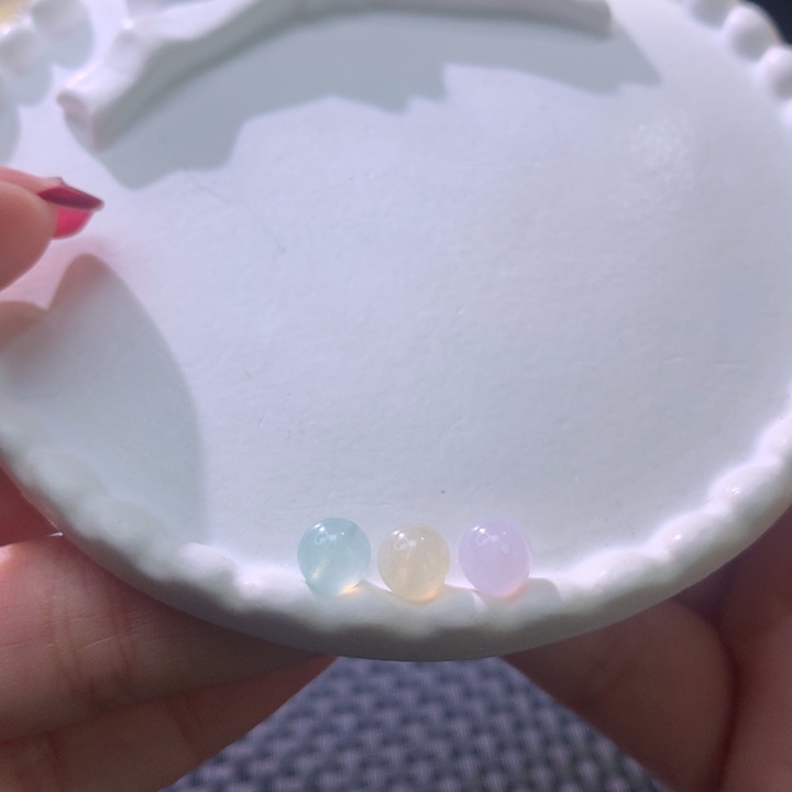 翡翠手链未镶嵌A****?卡6马卡龙三颗