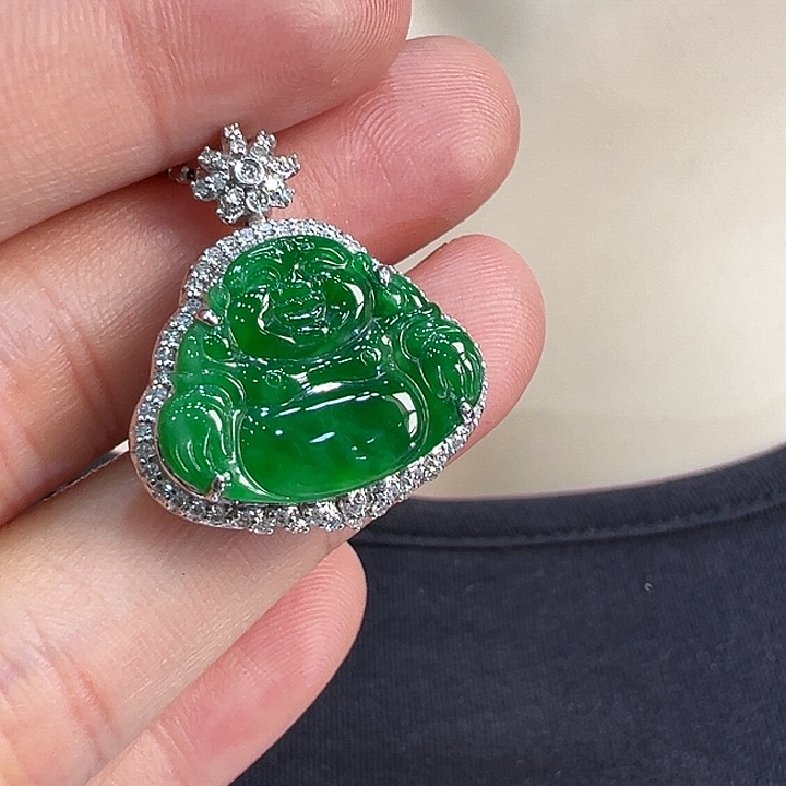 翡翠18K金镶嵌颈饰吊坠