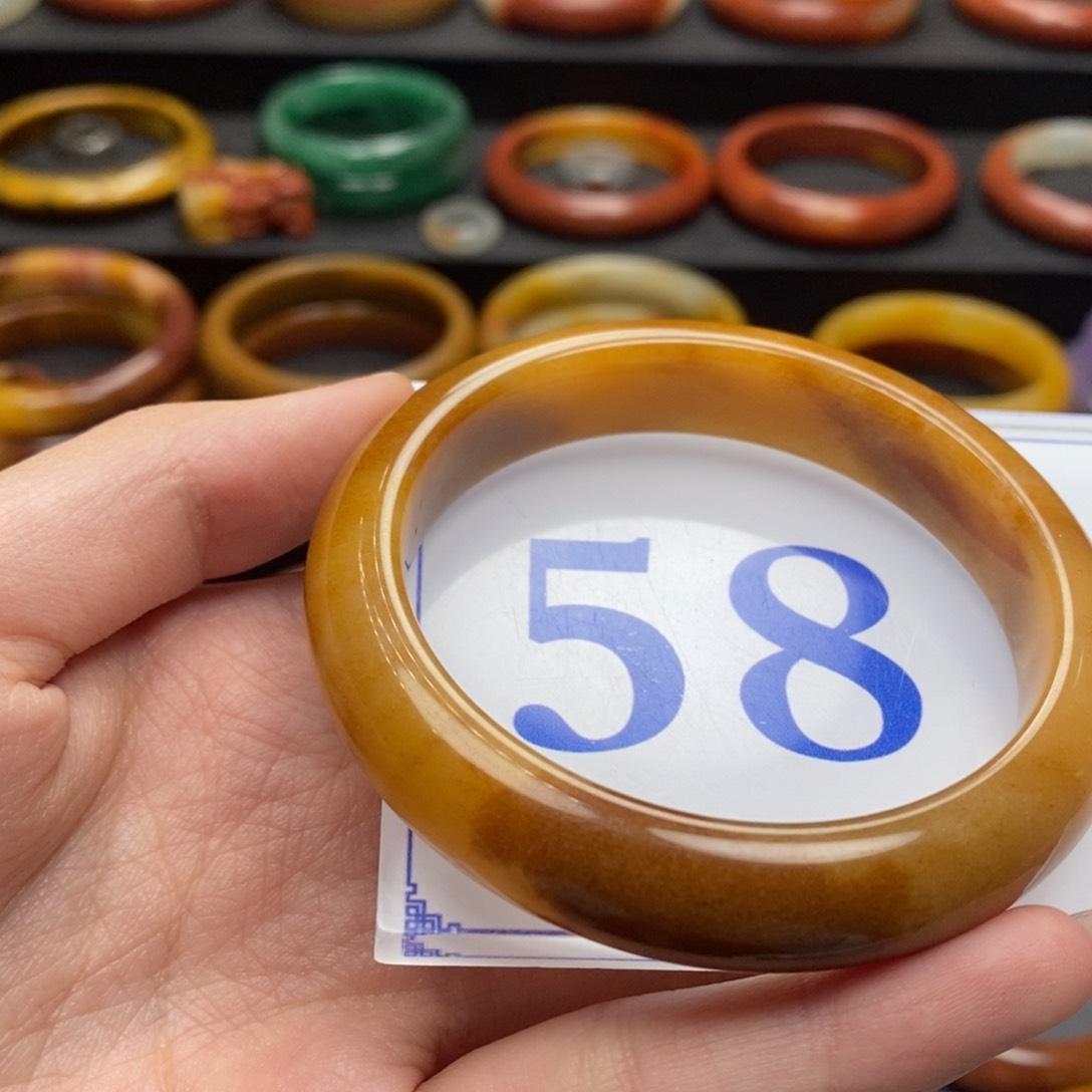 石英质玉（黄龙玉）手镯未镶嵌