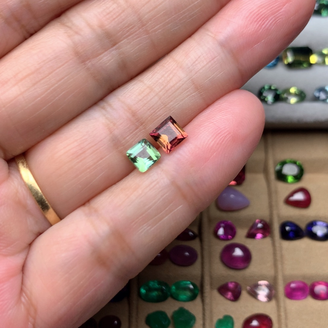 碧玺裸石一粒未镶嵌