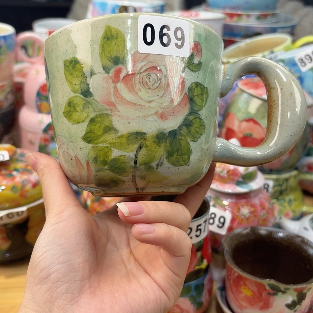 瓷片兔兔好可爱呀打一