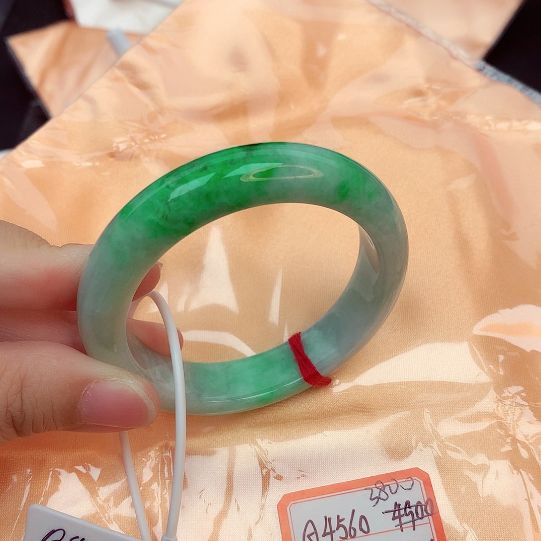 翡翠未镶嵌手镯缅甸翡翠