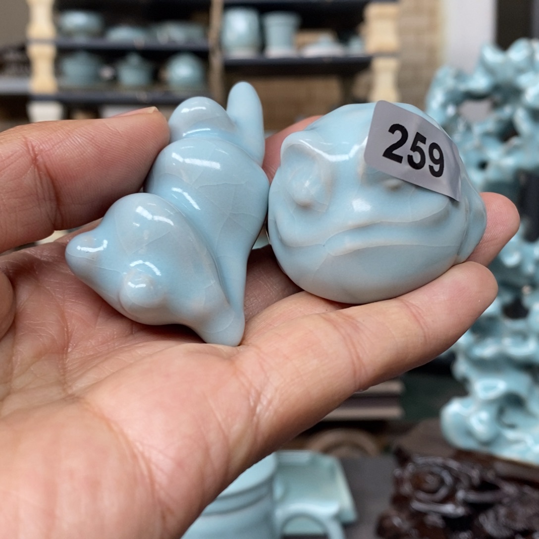 j***k陶摆件抱朴汝瓷仿古微瑕