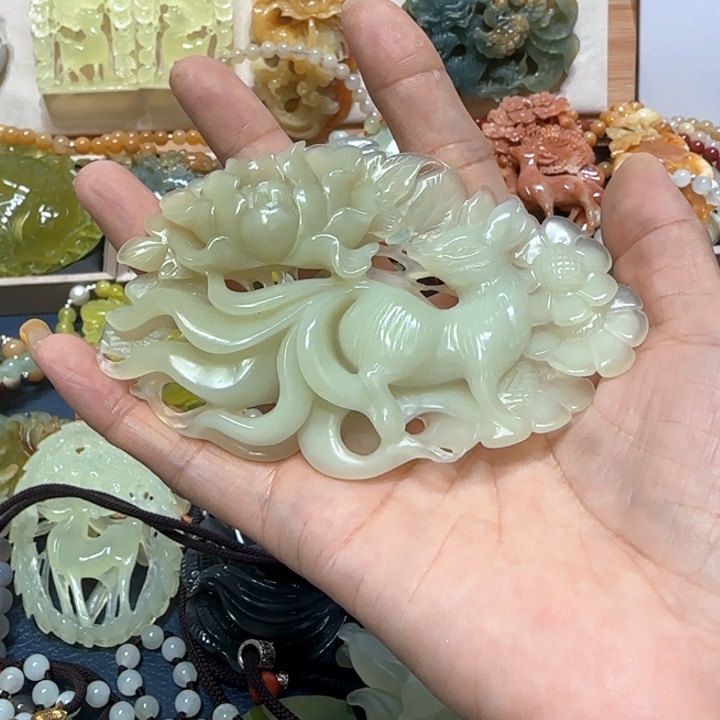未镶嵌蛇纹石玉吊坠晨****灵