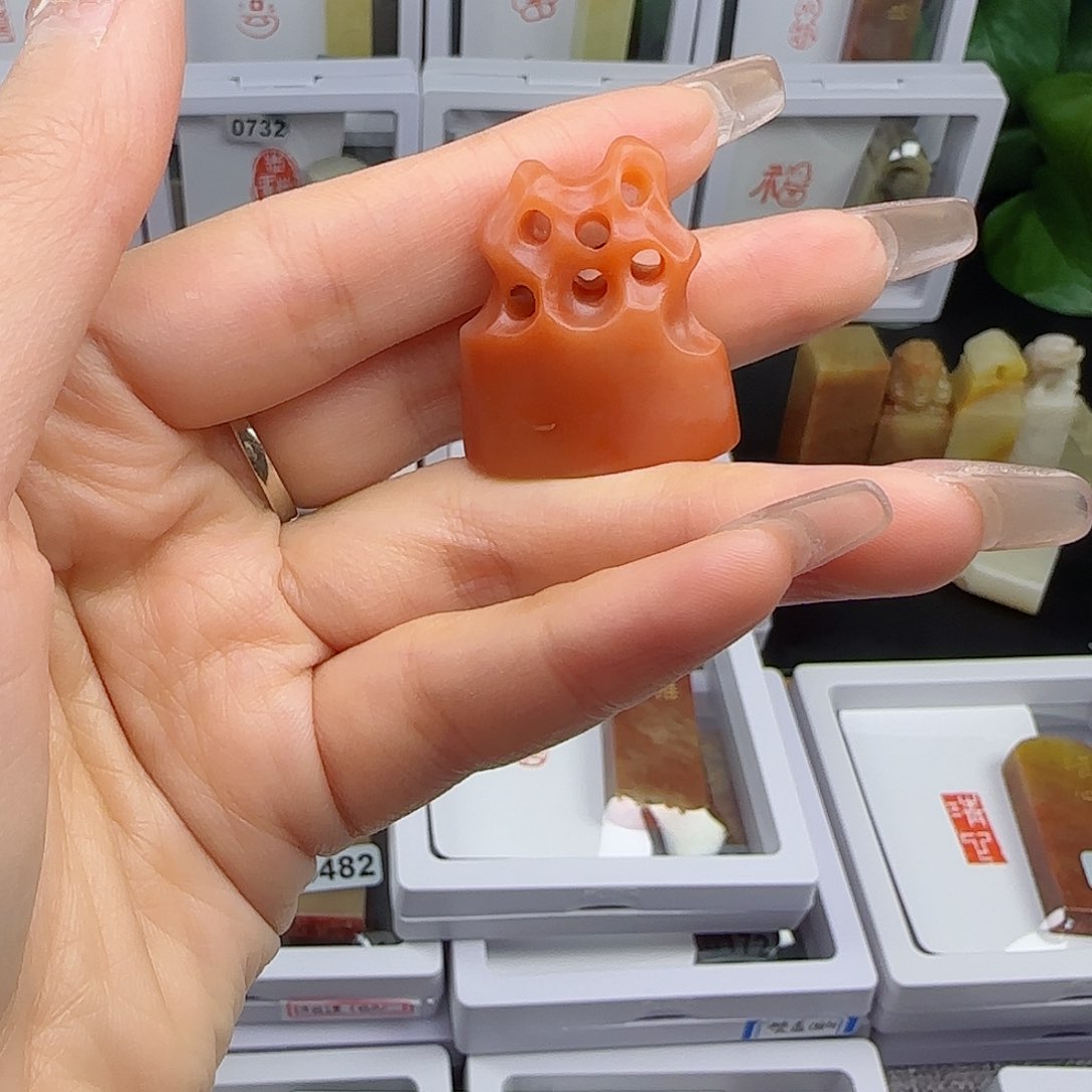 寿山石印石枣****流包刻三字手工