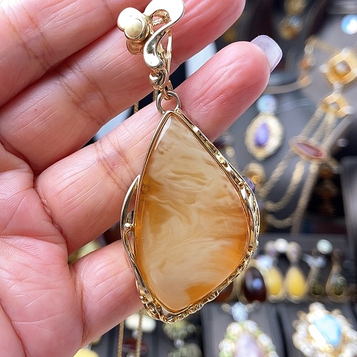 琥珀颈饰银S925镶嵌吊坠