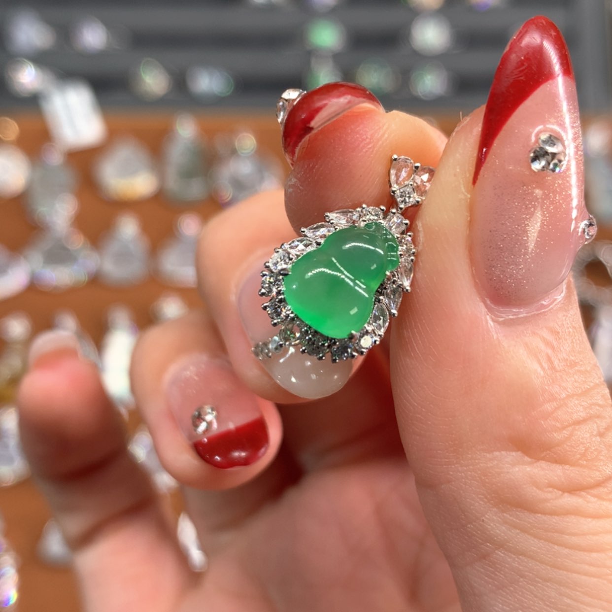 【闪购商品】翡翠颈饰18K金镶嵌吊坠