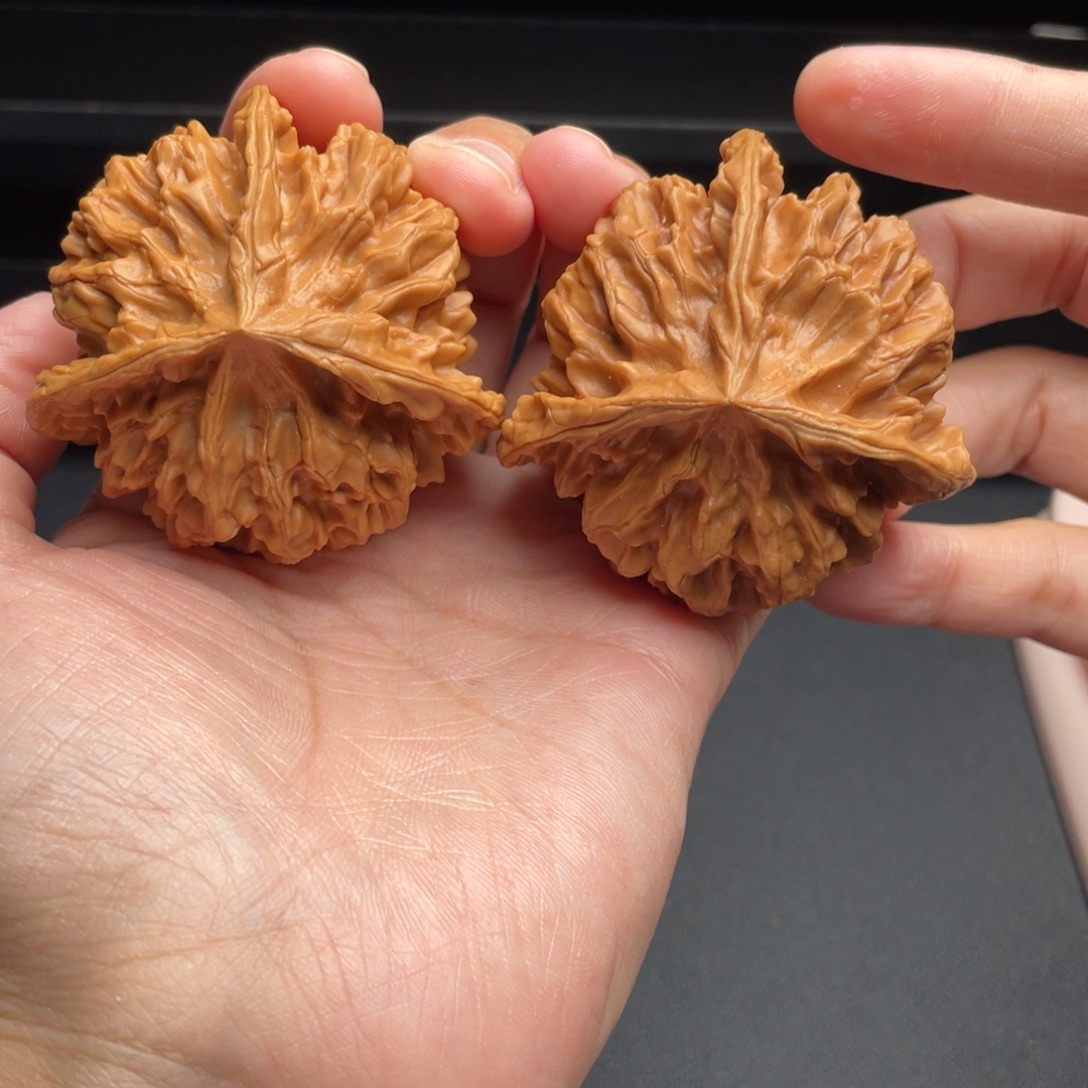 文玩核桃把件三棱53克重73