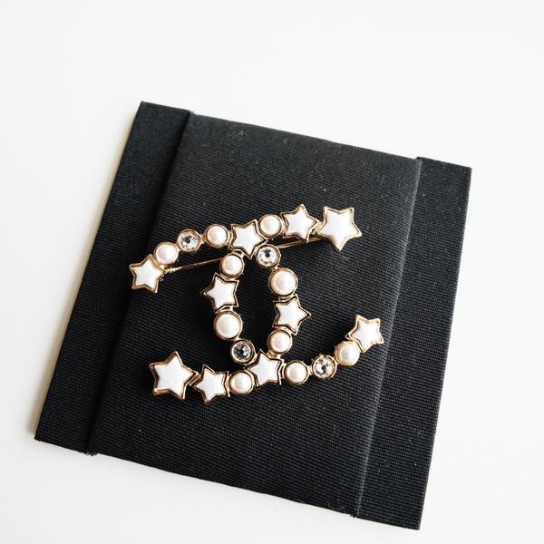 Chanel 珍珠星星双C胸针