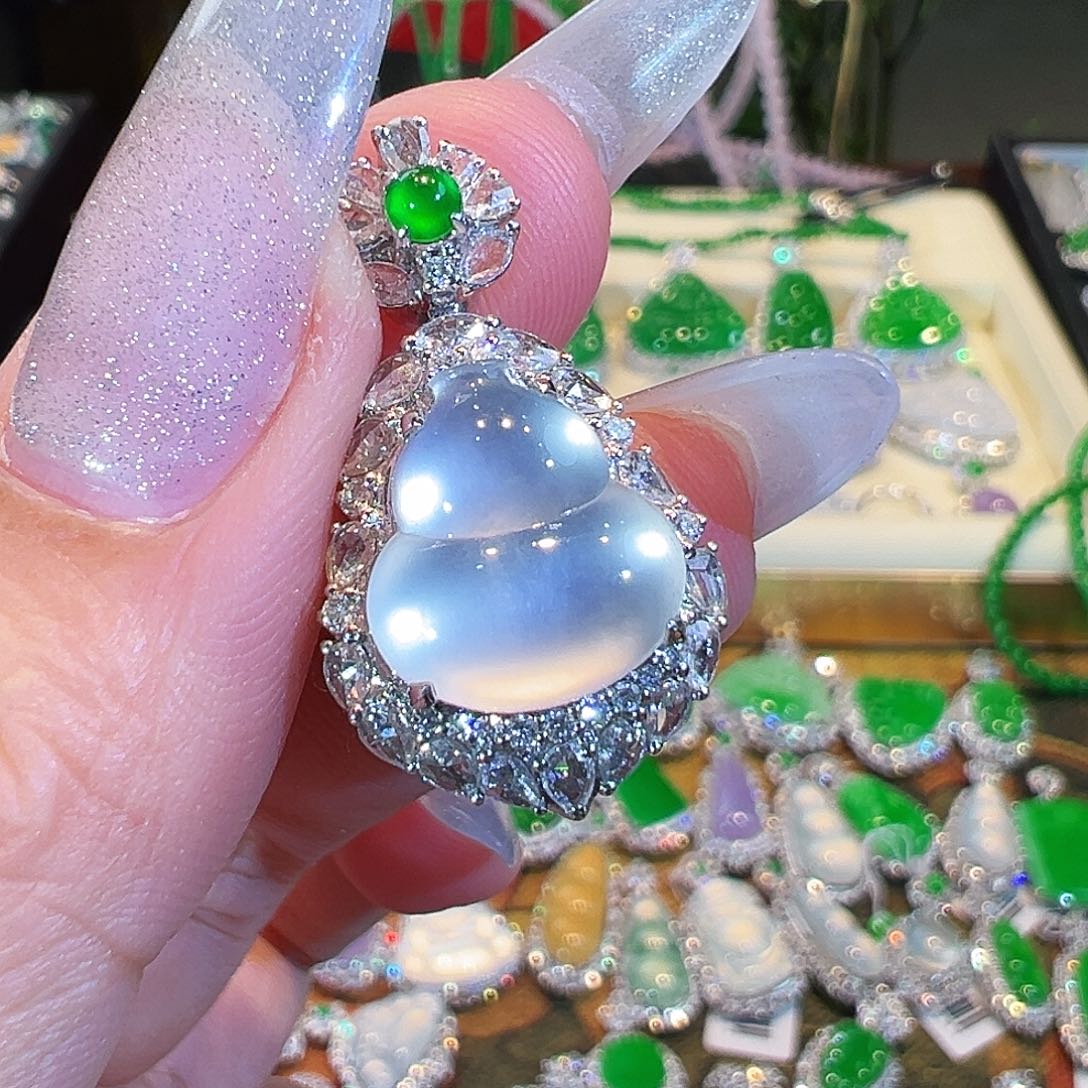 翡翠吊坠(不含链)18K金镶嵌翡翠