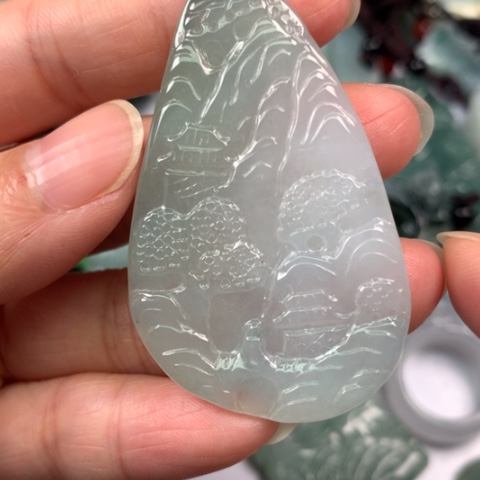 翡翠颈饰未镶嵌翡翠