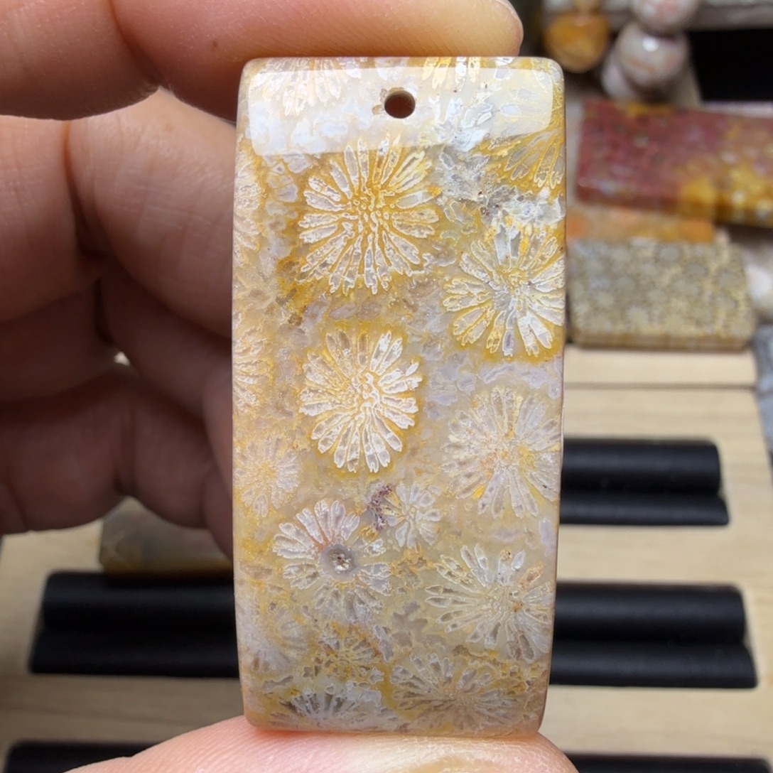 硅化玉未镶嵌纯天然色有机玉石保真色
