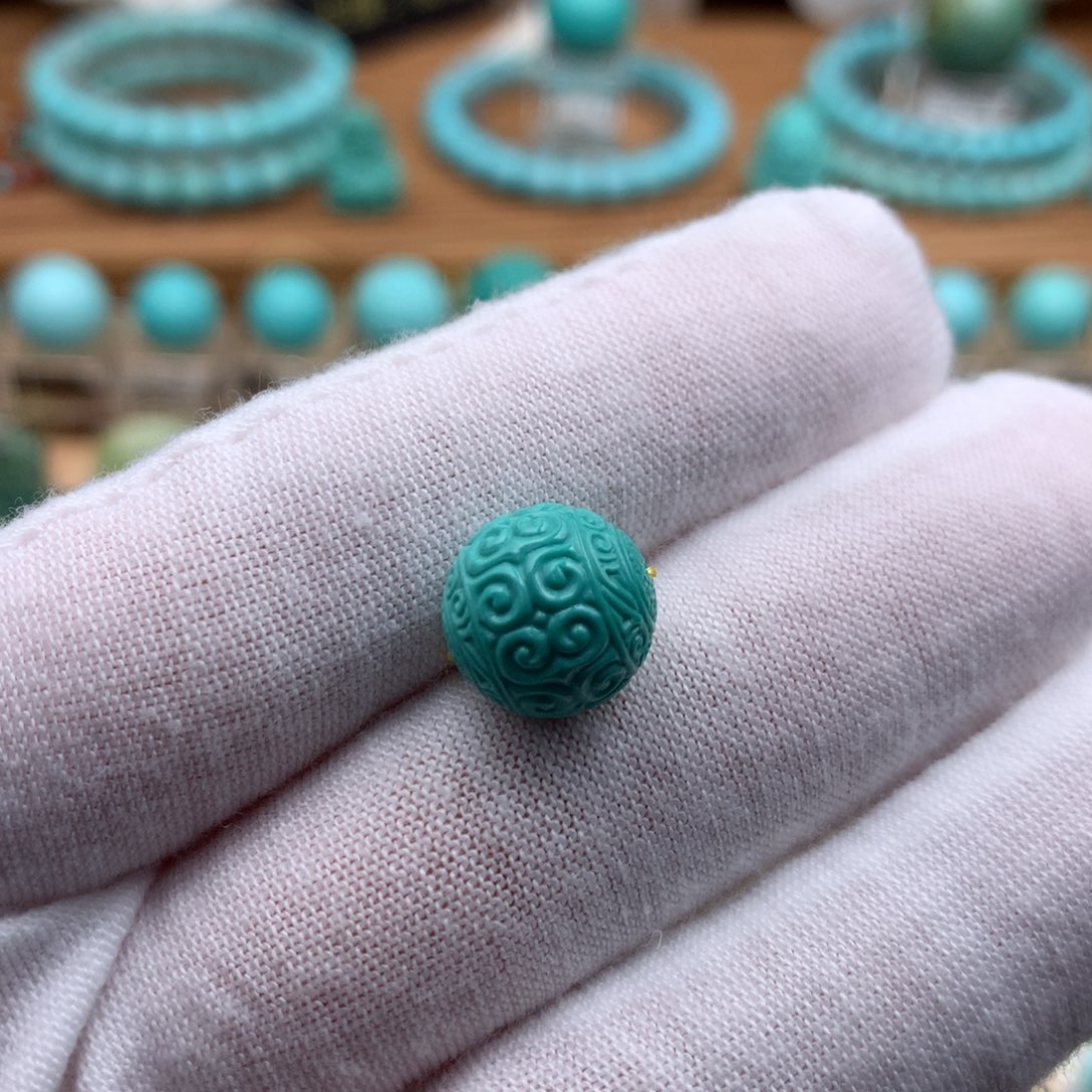 绿松石未镶嵌珠宝奇石