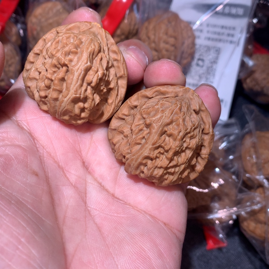 枯***葵把件文玩核桃40白狮子（有黄尖）