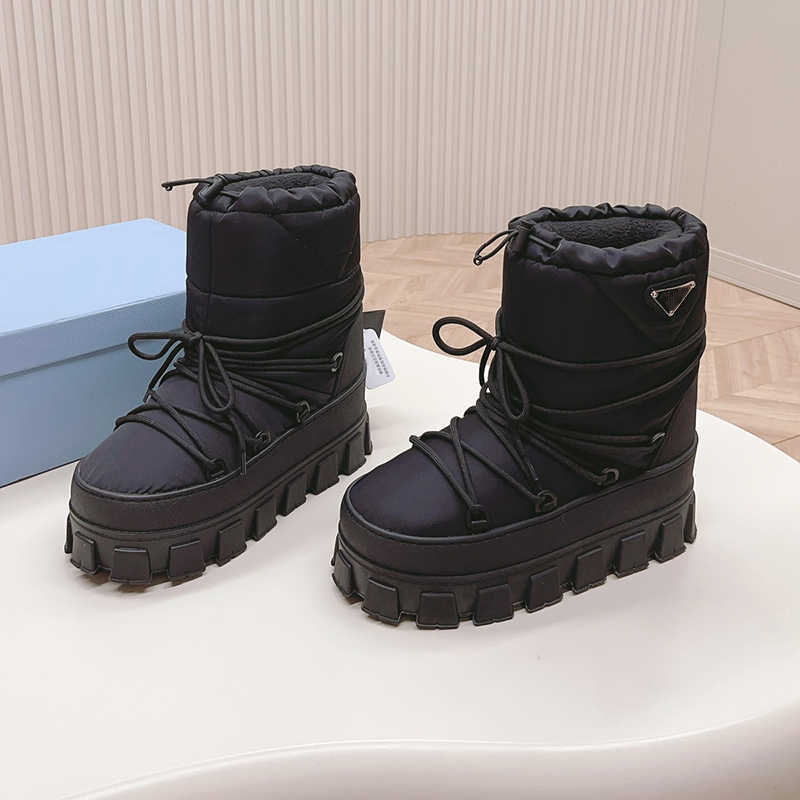 冬季加厚保暖滑雪靴女黑色厚底增高户外防寒防滑加绒雪地靴