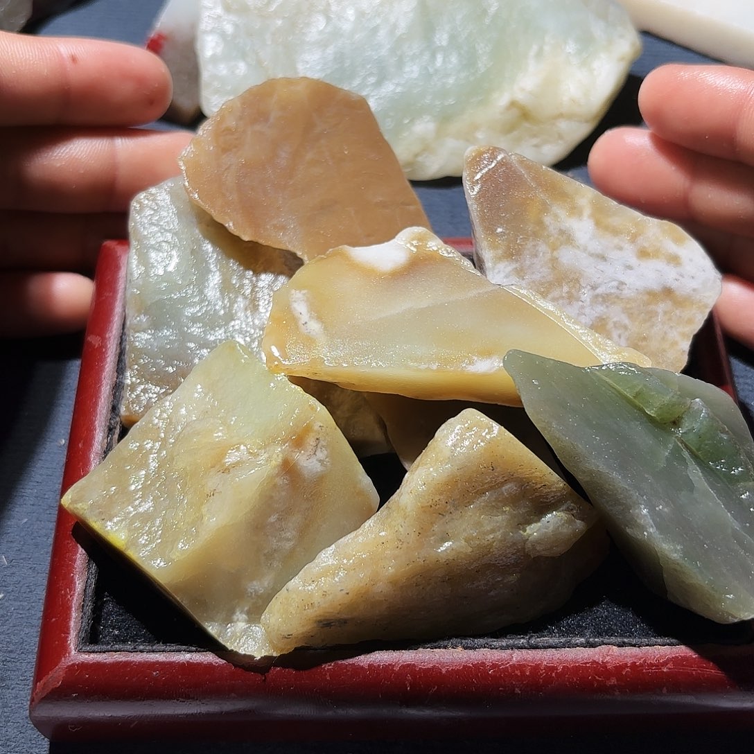和田玉（糖玉）未镶嵌挂件
