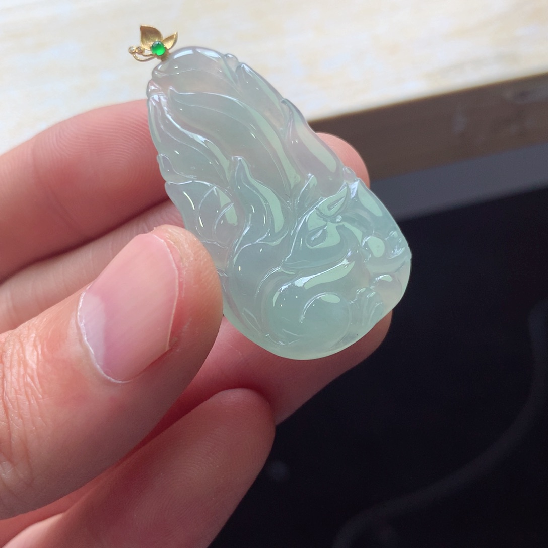 翡翠颈饰18K金镶嵌吊坠