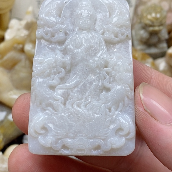 颈饰未镶嵌硅化珊瑚（珊瑚玉）有瑕