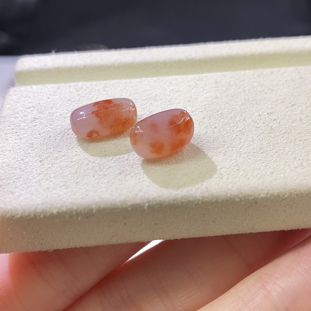 未镶嵌挂件翡翠特色