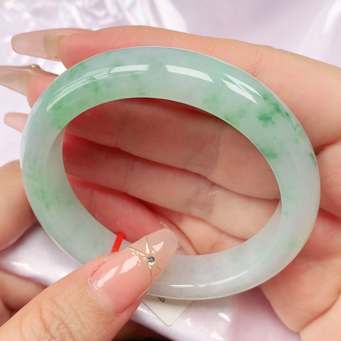 翡翠手镯未镶嵌抖音843